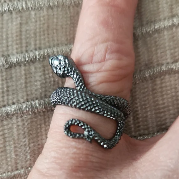 🎄5/$30 Snake RING - Picture 1 of 2